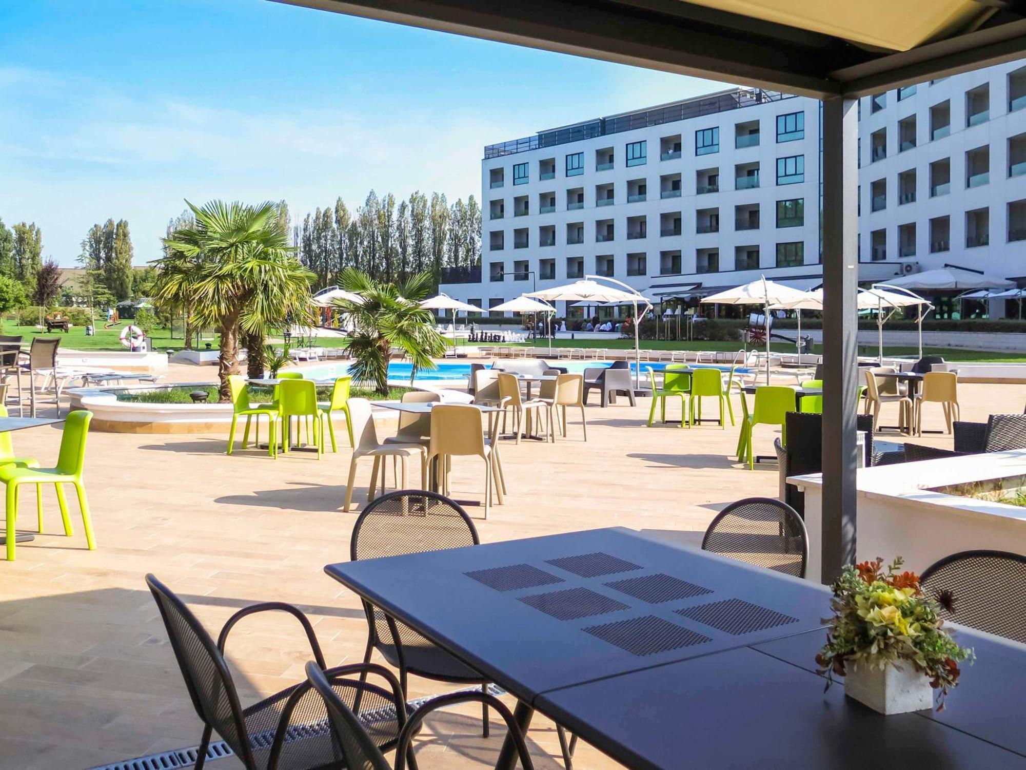 Отель Ibis Styles Milano Est Сеттала Экстерьер фото