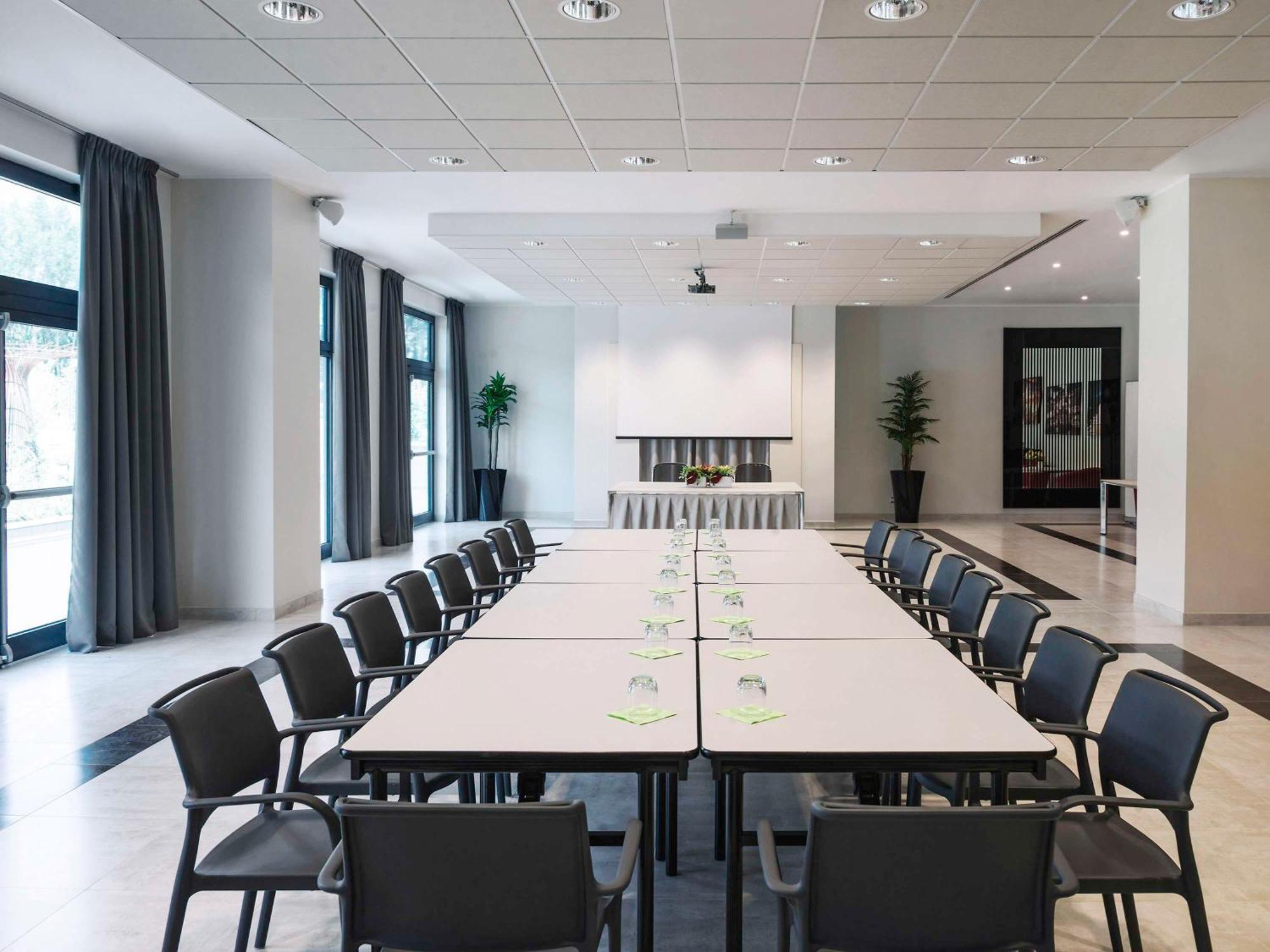 Отель Ibis Styles Milano Est Сеттала Экстерьер фото