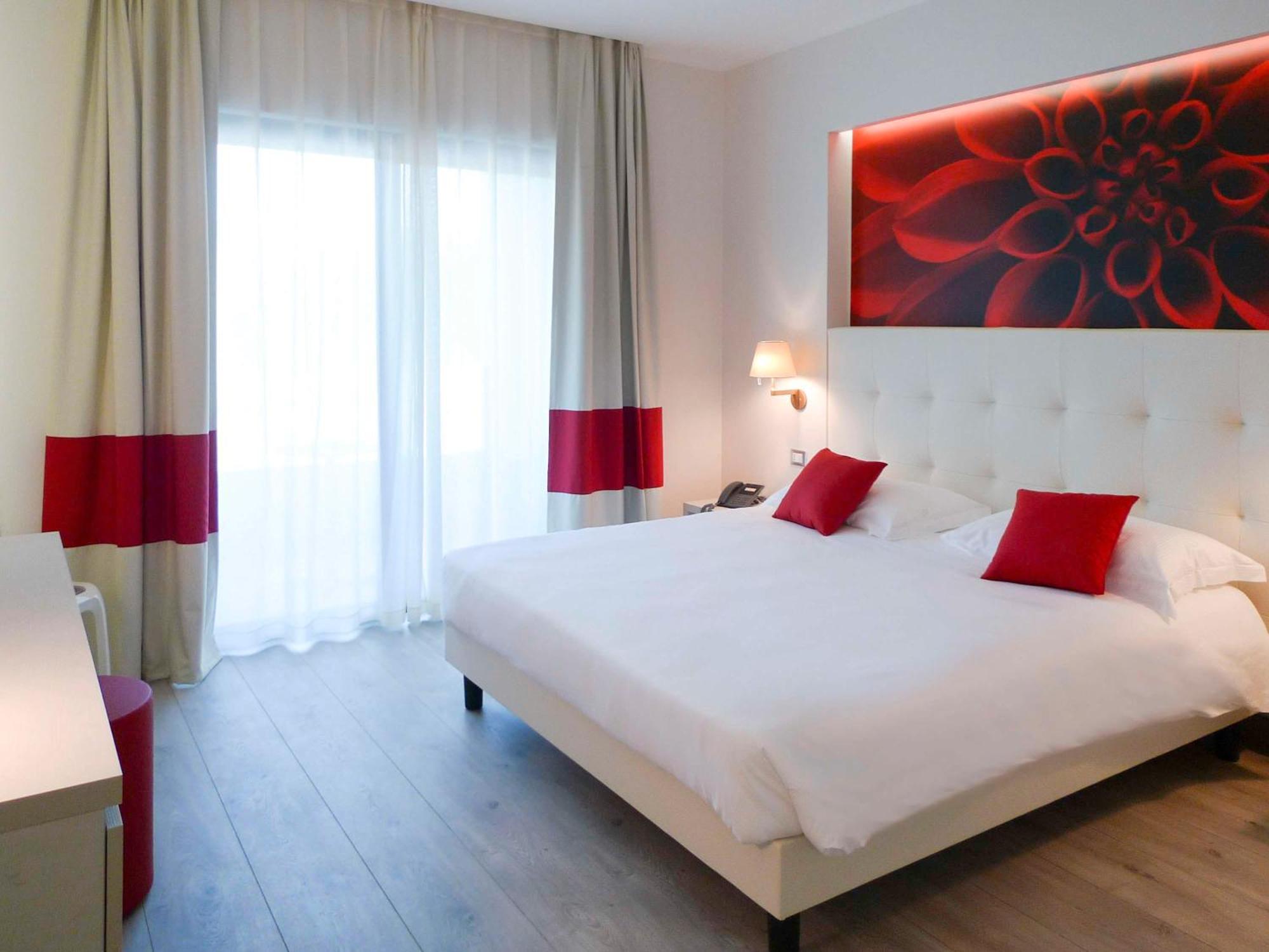 Отель Ibis Styles Milano Est Сеттала Экстерьер фото