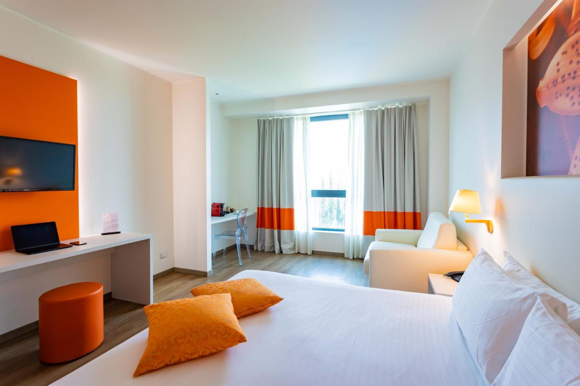 Отель Ibis Styles Milano Est Сеттала Экстерьер фото